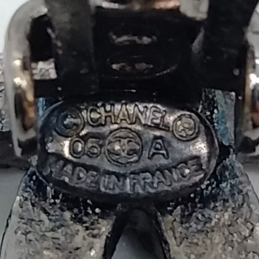 Chanel Red Crystal Earrings - Picture 2 of 8